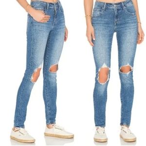 Levi's 721 high waisted skinny jeans. Size 24.